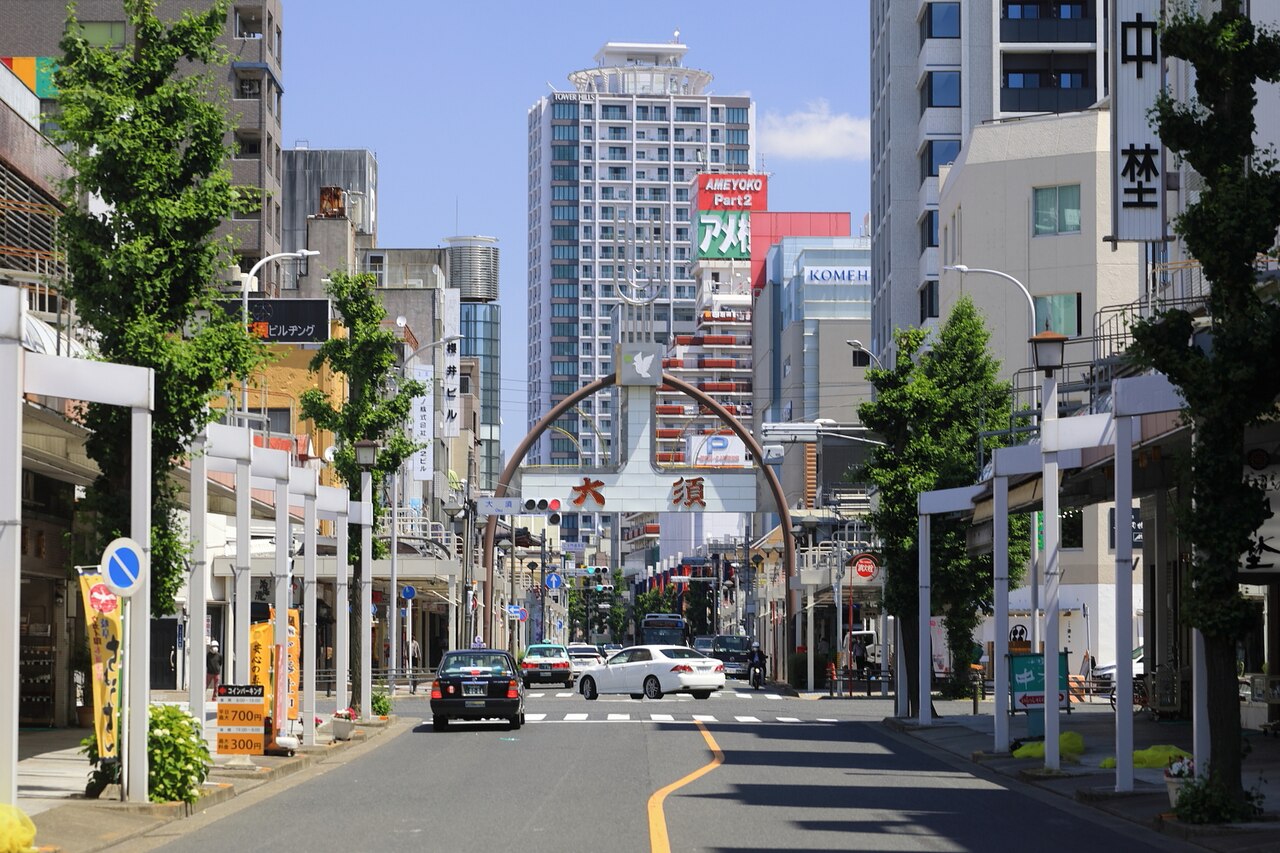 名古屋大须商店街的路口。