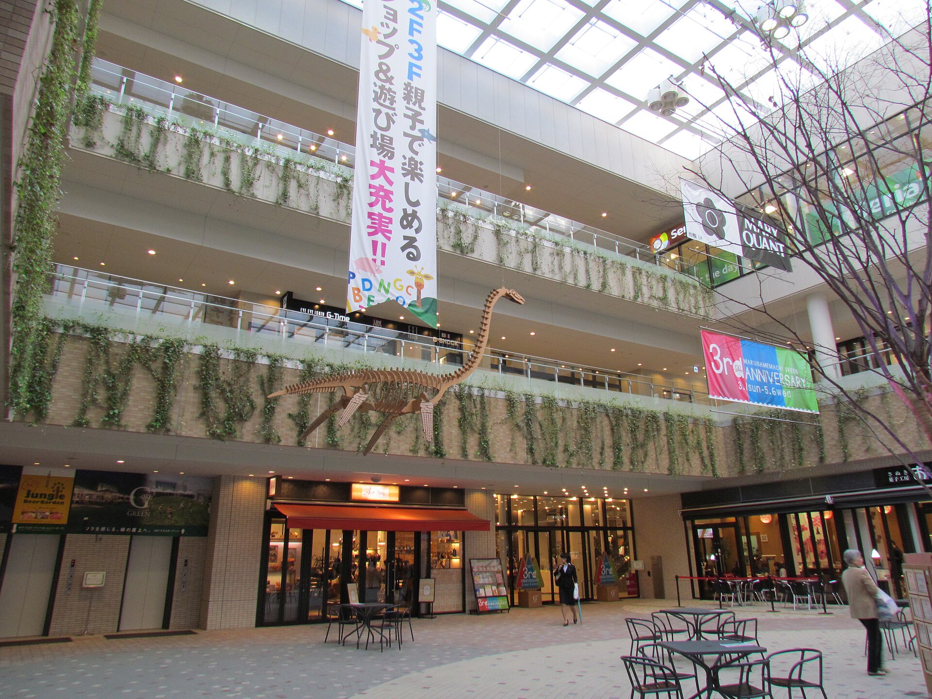 香川县高松市的街景,高松丸龟町商店街所在的市中心一带。