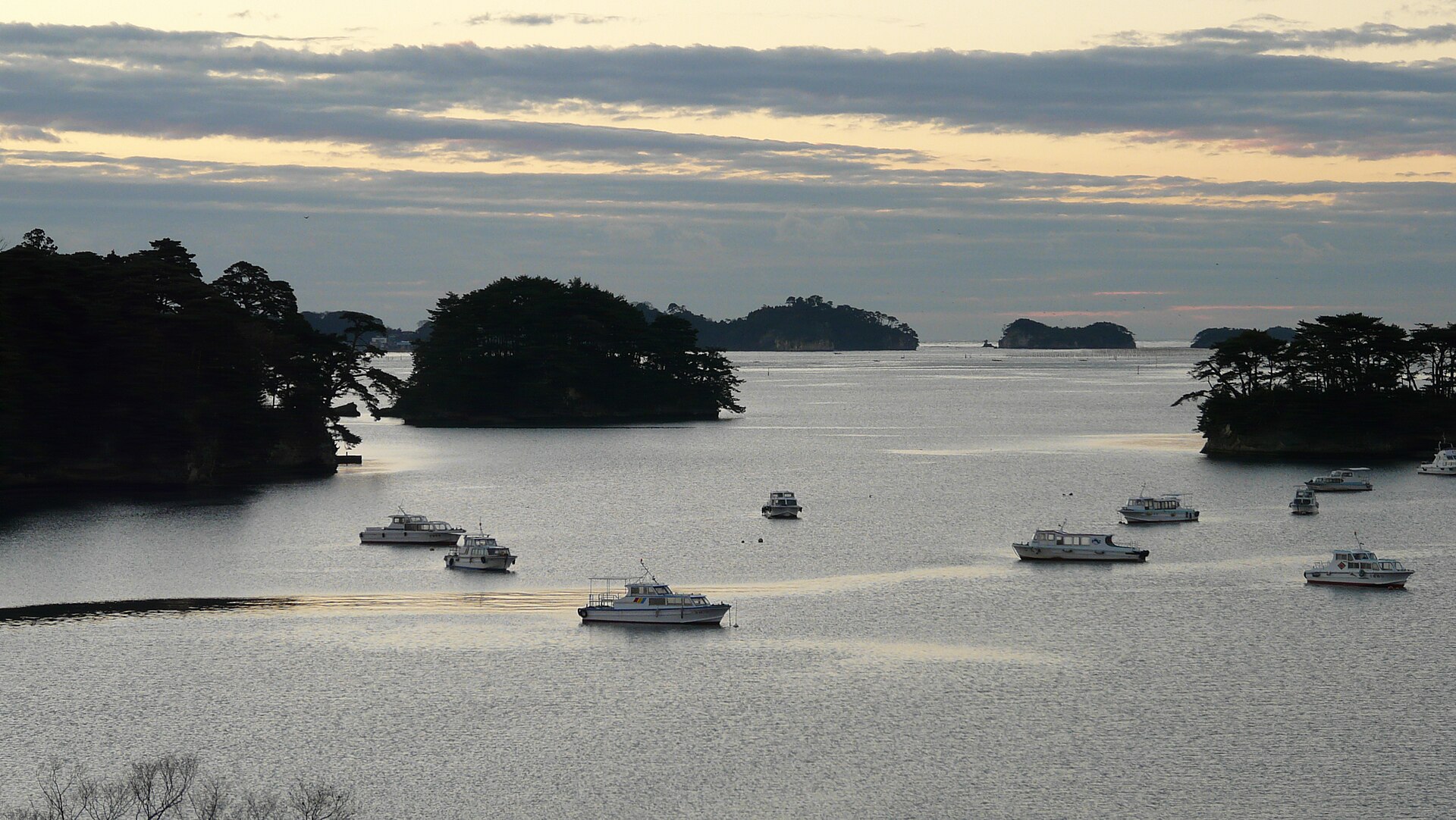 松岛的海湾与岛屿。