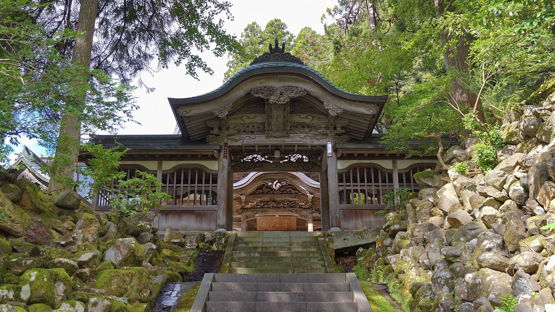 大本山永平寺境内的承阳门建筑。