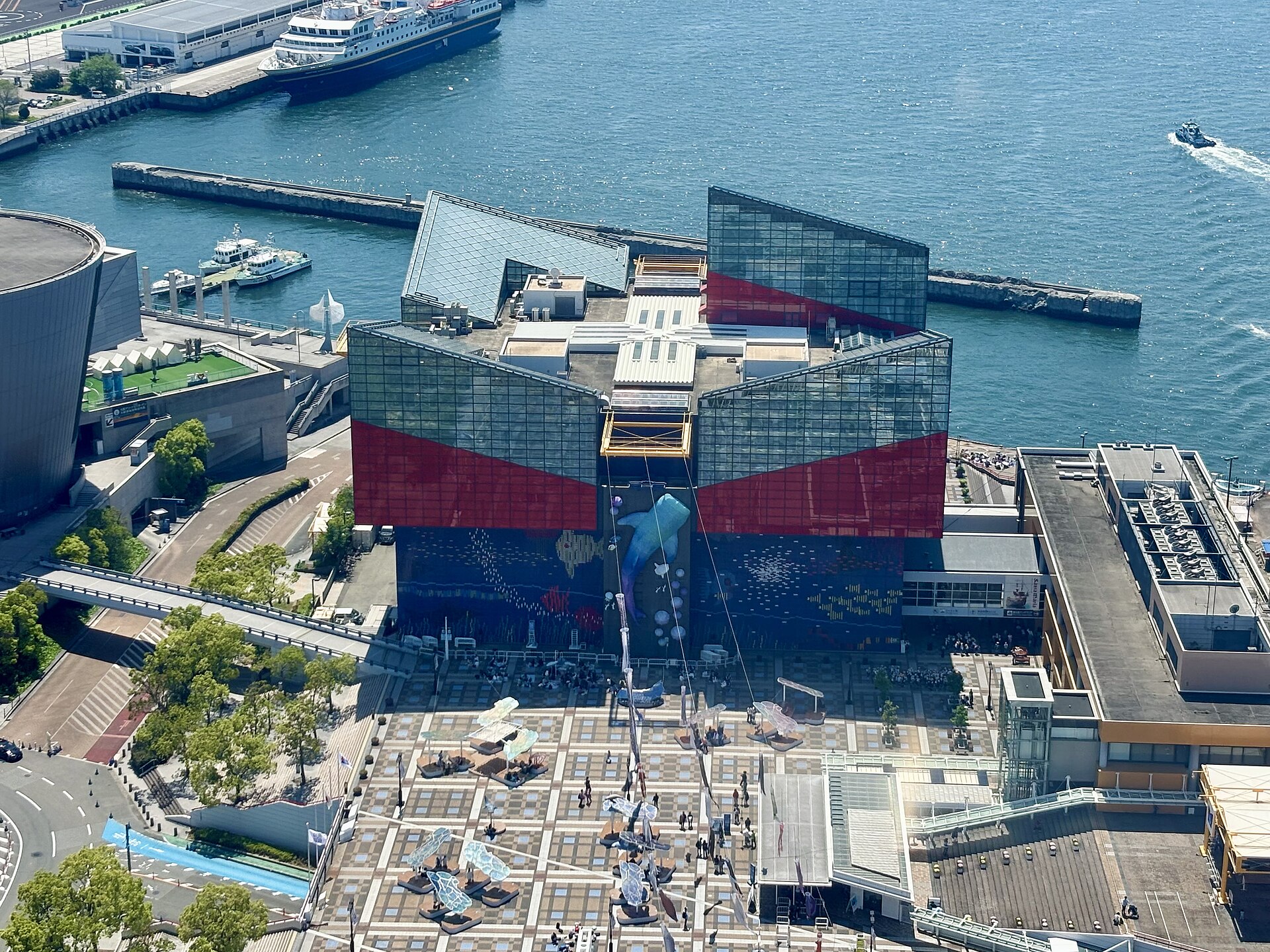 海游馆的建筑外观。